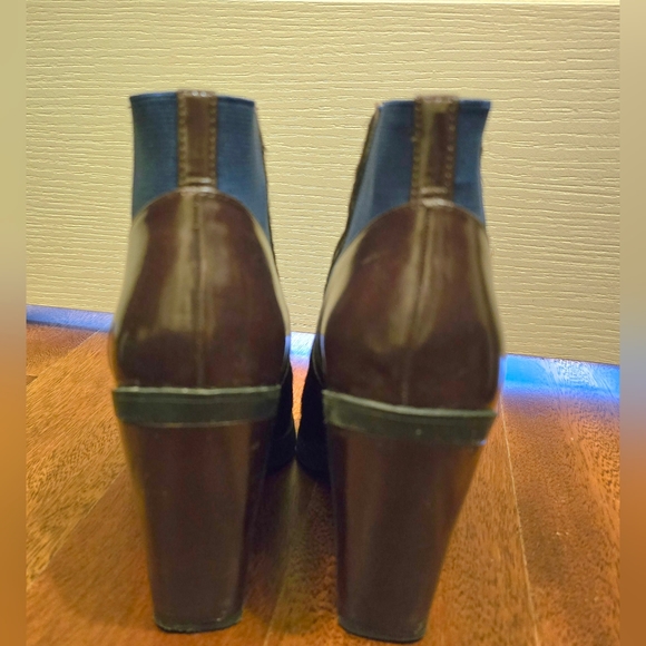 ALDO boots with horse hsir front. size 8-8.5 - Picture 4 of 5